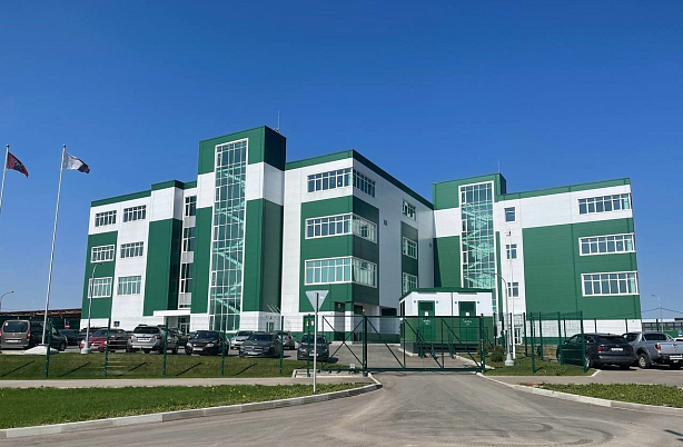 Здание нового комплекса по производству электроники в ОЭЗ «Технополис «Москва» площадка “Алабушево”-min
